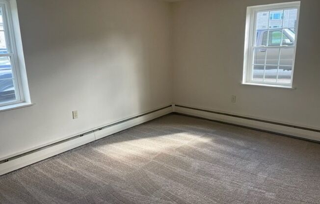 2 beds, 1 bath, 900 sqft, $1,425, Unit 716
