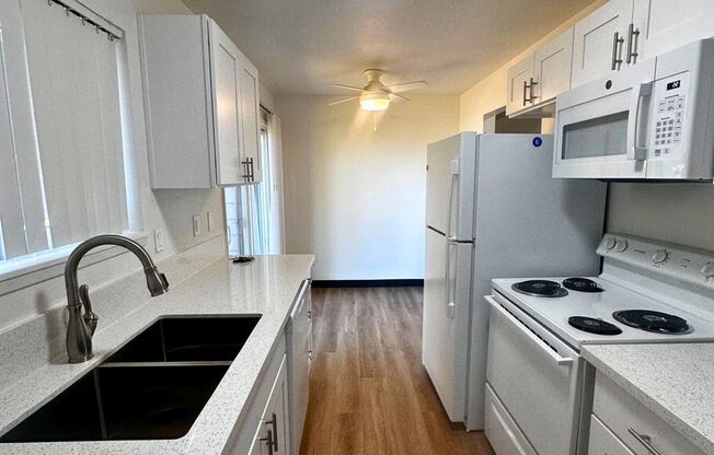 Remodeled 2 Bedroom Rent Ready Apartment!