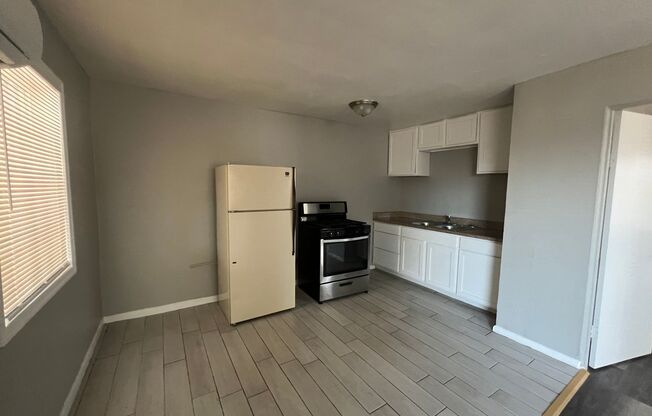 1 bed, 1 bath, $1,295