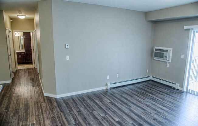 3 beds, 2 baths, 1,301 sqft, $1,665, Unit 102