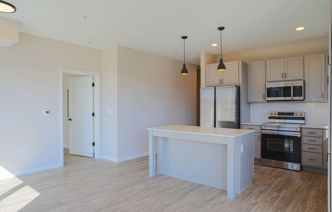 2 beds, 2 baths, 952 sqft, $2,200, Unit 201