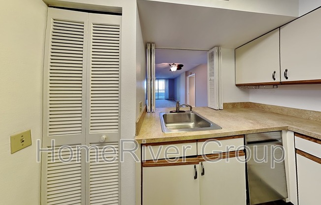 2333 FEATHER SOUND DR