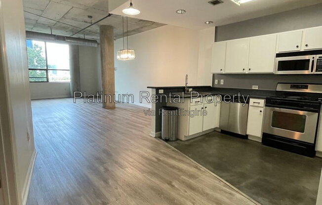 115 W PEACHTREE PL