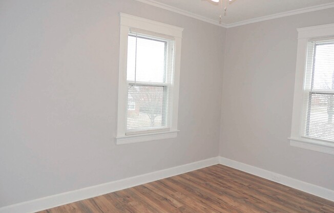 4 Bed - 2 Full Bath Colonial for Rent!
