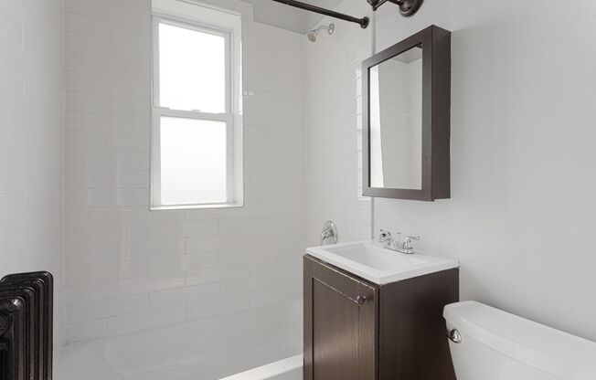 1 bed, 1 bath, 419 sqft, $1,850, Unit 706