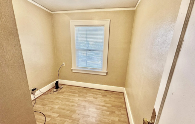 3 beds, 1 bath, $1,200