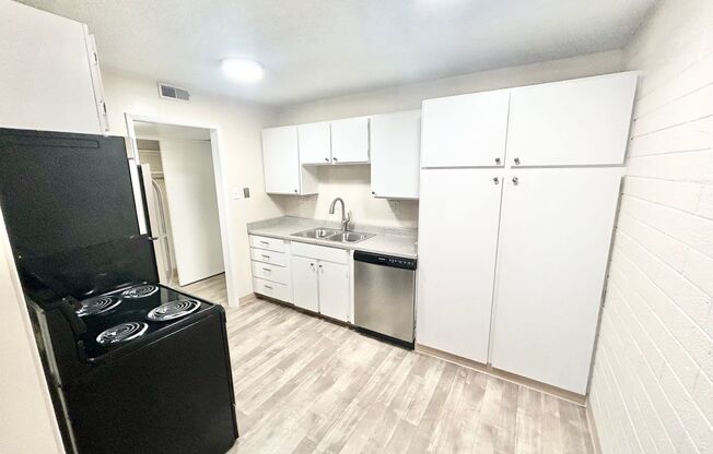 1 bed, 1 bath, 687 sqft, $1,199, Unit 102