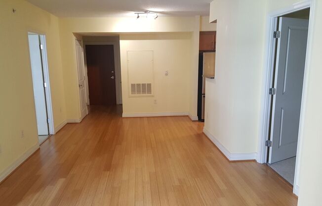 1 bed, 1 bath, $2,850, Unit Unit 608