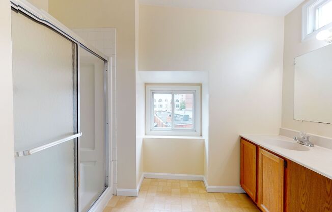 3 beds, 2 baths, 1,200 sqft, $3,400, Unit 1647 Fuller Street NW, Unit 3