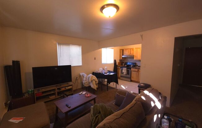 2 beds, 1 bath, $1,950, Unit 1