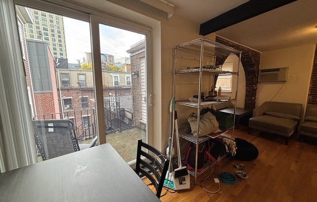 Studio, 1 bath, 700 sqft, $2,495, Unit F