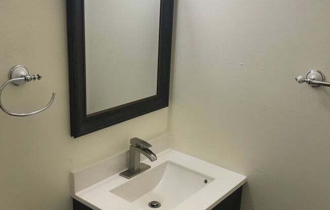 2 beds, 1.5 baths, 1,040 sqft, $1,800, Unit 3172-101