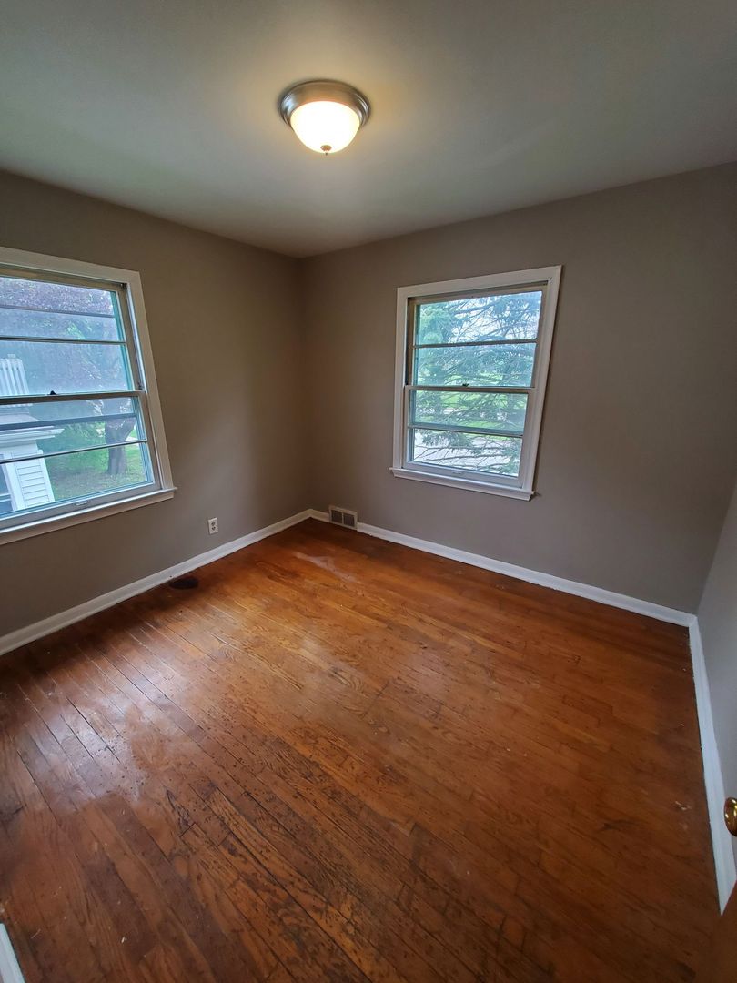 3433 N 76th St (4 unit)