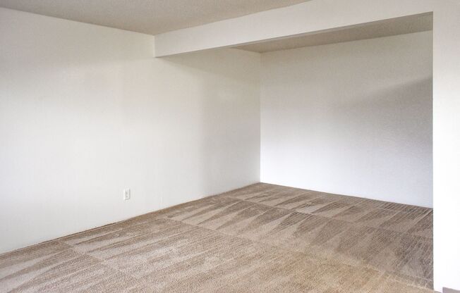 Studio, 1 bath, 476 sqft, $950, Unit 21