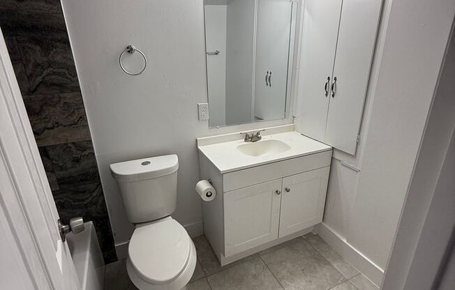 1 bed, 1 bath, $1,200, Unit 7B