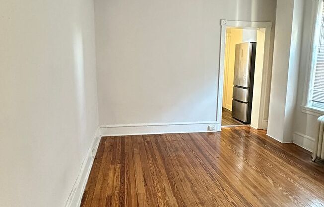 1 bed, 1 bath, $1,075, Unit 2R