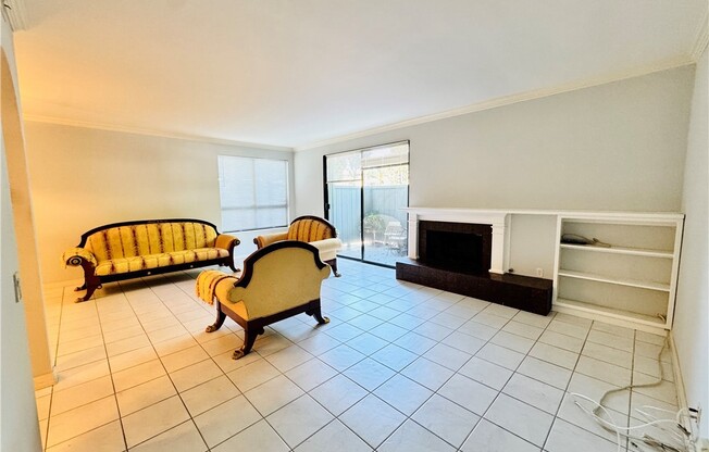 2 beds, 3 baths, 1,614 sqft, $4,000