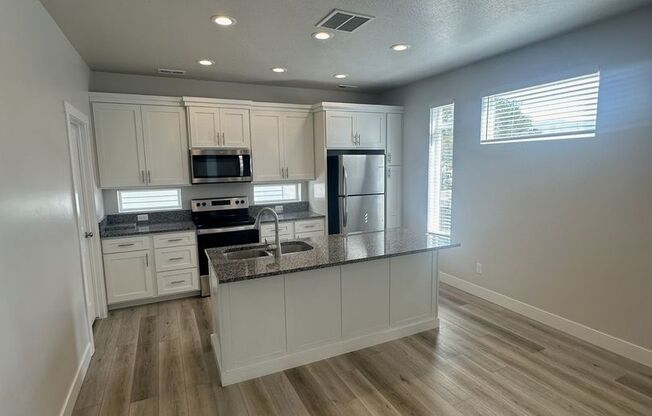 A 2 BED, 2.5 BATH DEAL THAT'S UNBOO-LIEVABLE! CLEARFIELD + 2 WEEKS FREE!