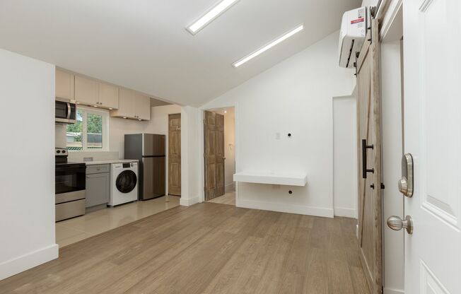 Chic 2BD/1BA ADU in Beautiful Granada Hills ***Fixed Water Bill***