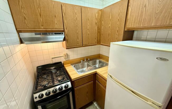 Studio, 1 bath, 300 sqft, $1,295, Unit 530-213