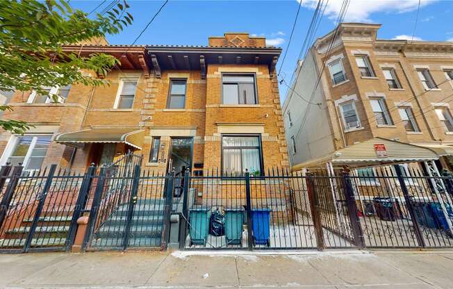 262 RIDGEWOOD AVE