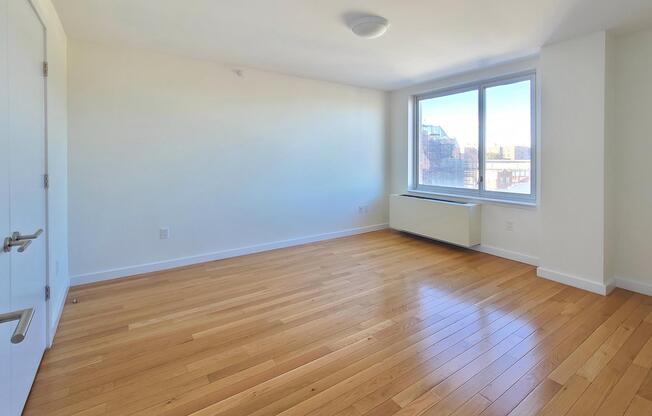 52 5 QUEENS BLVD