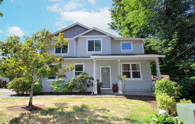 Dynamite 4 Bed, 2.5 Bath SW Home With All the Bells & Whistles