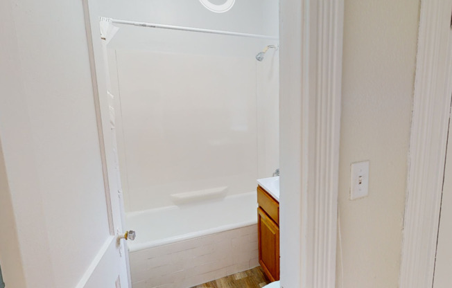 Charming 2.5 Bedroom-No Broker Fee