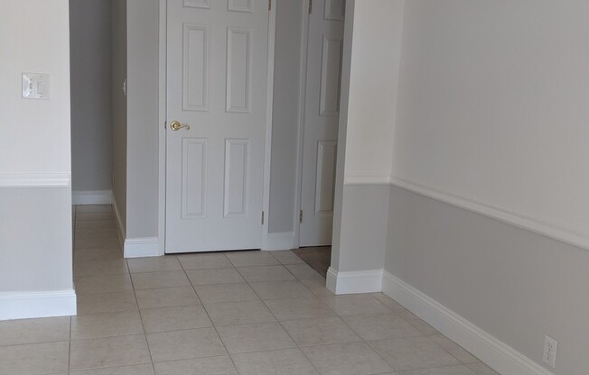 Beautiful Ground Level Front Unit with 2 Car Garage