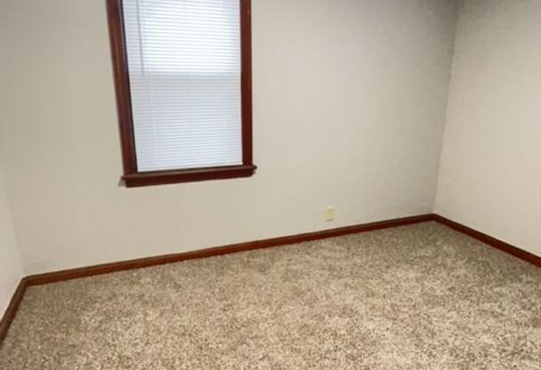 2 beds, 1 bath, $1,200