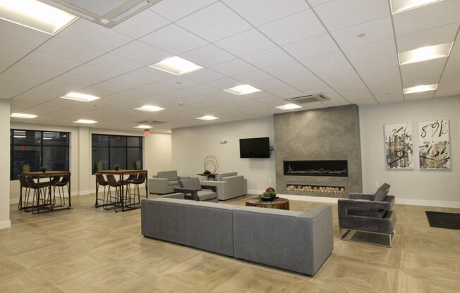 1 bed, 1 bath, 903 sqft, $3,150, Unit 409