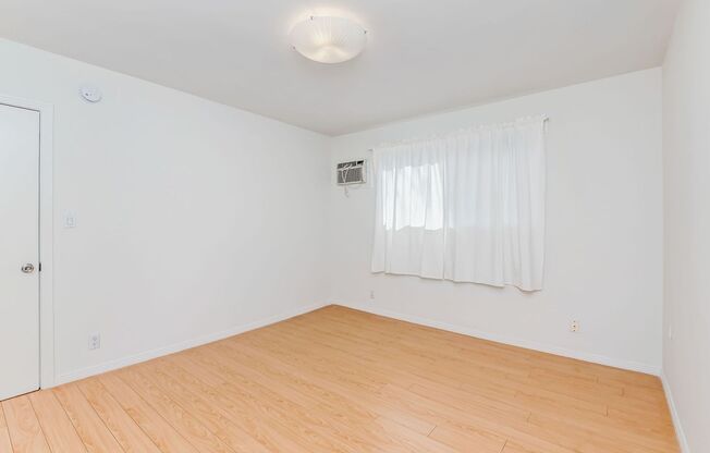 200 N RAMPART