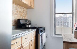 1 bed, 1 bath, $2,450, Unit 6D