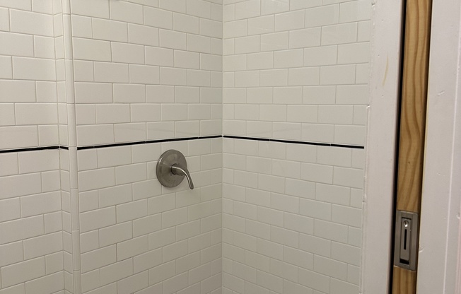 459 W 35 ST