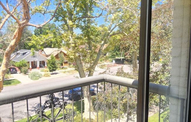 1 bed, 1 bath, 700 sqft, $1,045, Unit 05B