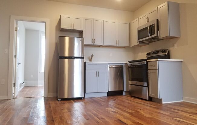 2 beds, 1 bath, 750 sqft, $1,625, Unit B Building 203F
