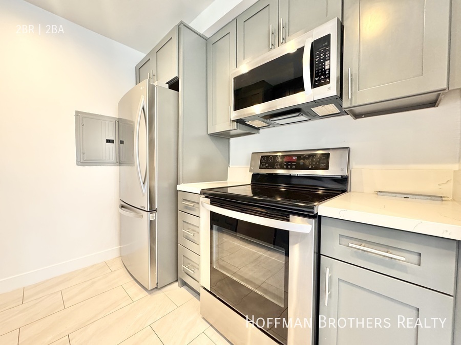 1948 S RIMPAU BLVD