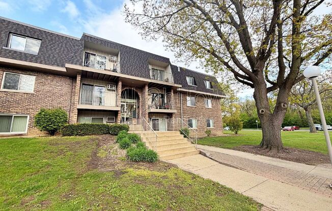 841 BLOSSOM LN