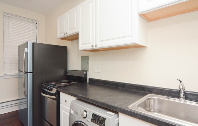 3343 MARSHFIELD
