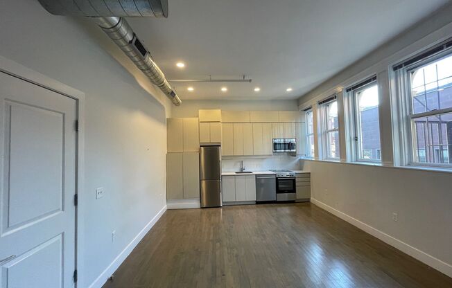 Studio, 1 bath, $1,725, Unit 132 Temple St