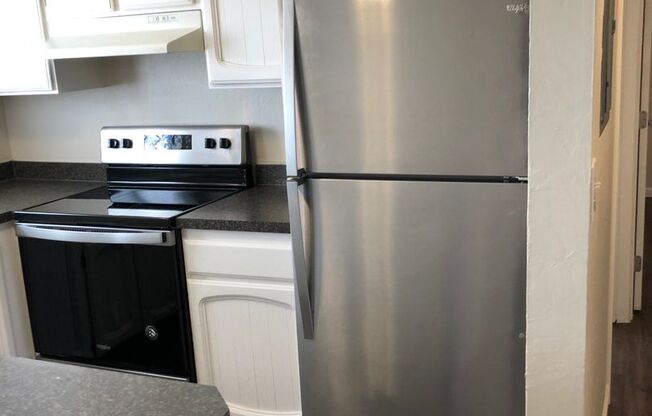 2 beds, 1 bath, 870 sqft, $1,500, Unit 53-01