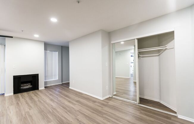 1 bed, 1 bath, 700 sqft, $1,667, Unit 301