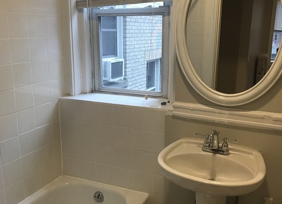 1 bed, 1 bath, 550 sqft, $2,460, Unit 23