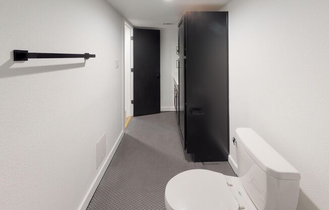 1 bed, 1 bath, 698 sqft, $1,323, Unit 1203