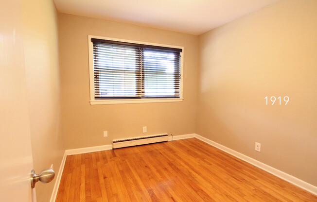 2 beds, 1 bath, $1,150