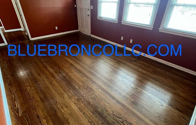 Beautiful house with nice hardwood floors throughout