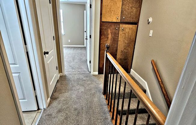 2 beds, 1.5 baths, 1,250 sqft, $975, Unit 2420 #1