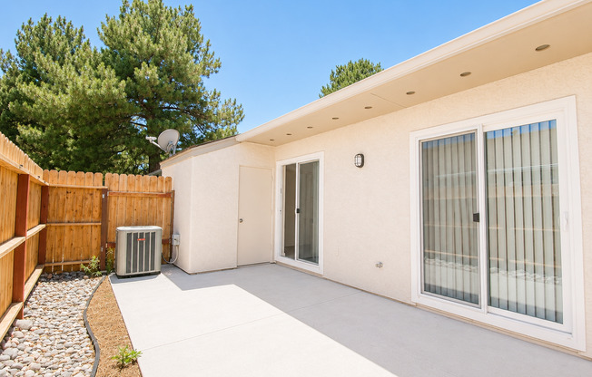 2 beds, 2 baths, 998 sqft, $2,150, Unit H-39