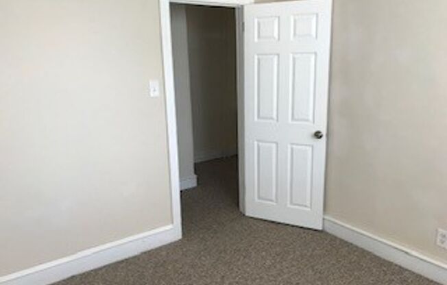 2 beds, 1 bath, 950 sqft, $1,095, Unit 2nd Floor