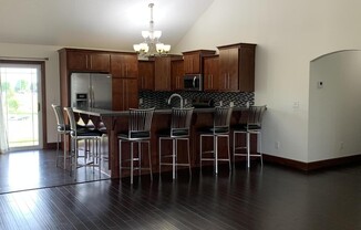 2209 W 27 ST